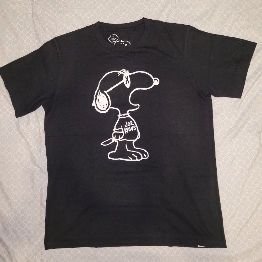 Kaws Collab w Uniqlo Snoopy T-Shirt